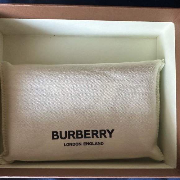 Burberry Men’s Card Wallet - Picture 4 of 4
